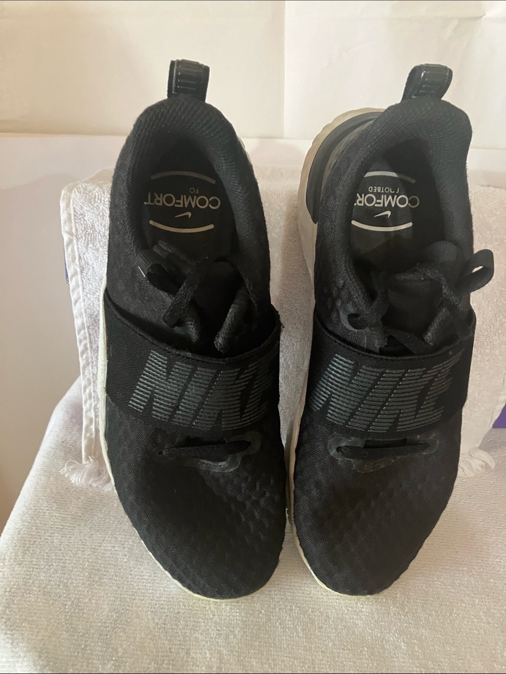 Nike Renew In-Season Women’s TR Training Sz7 Black Lace up sneakers